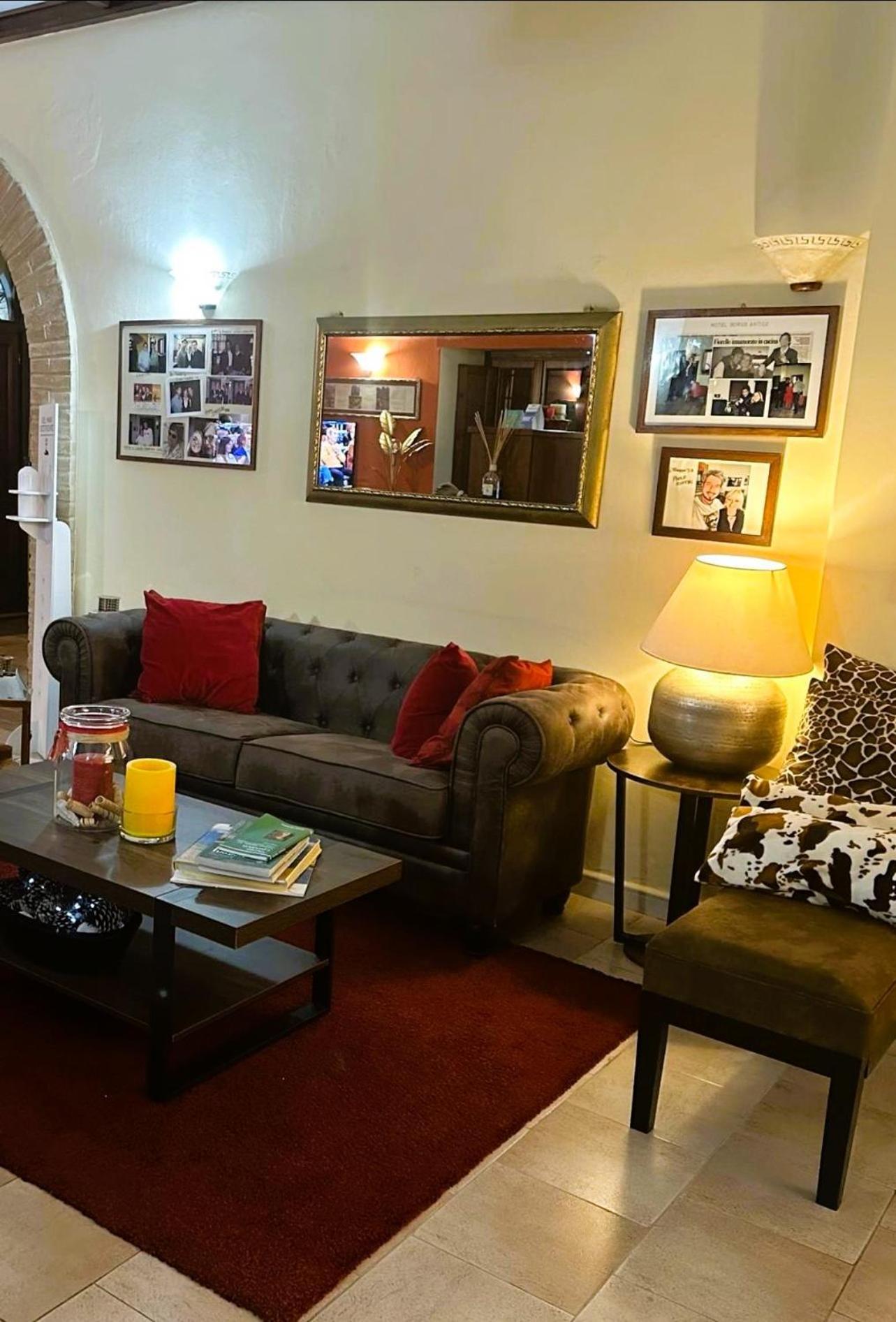 Hotel Borgo Antico Fabriano Kültér fotó