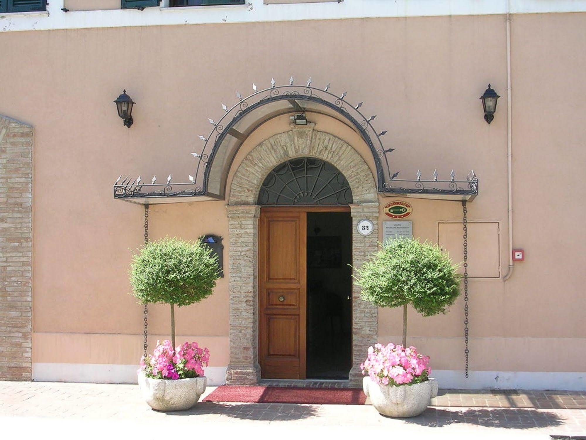 Hotel Borgo Antico Fabriano Kültér fotó